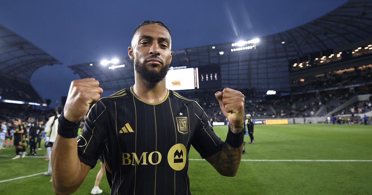 LAFC defeats Kansas City to extend its unbeaten streak to 9 games LAFC defeats Kansas City to extend its unbeaten streak to 9 games